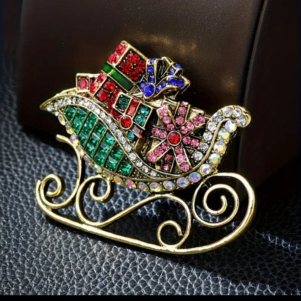 🆕️🎄GREEN RHINESTONED SLEIGH CHRISTMAS BROOCH PIN🎄